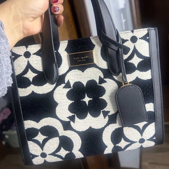 Spade Flower Monogram Manhattan Chenille Small - Picture 3 of 6